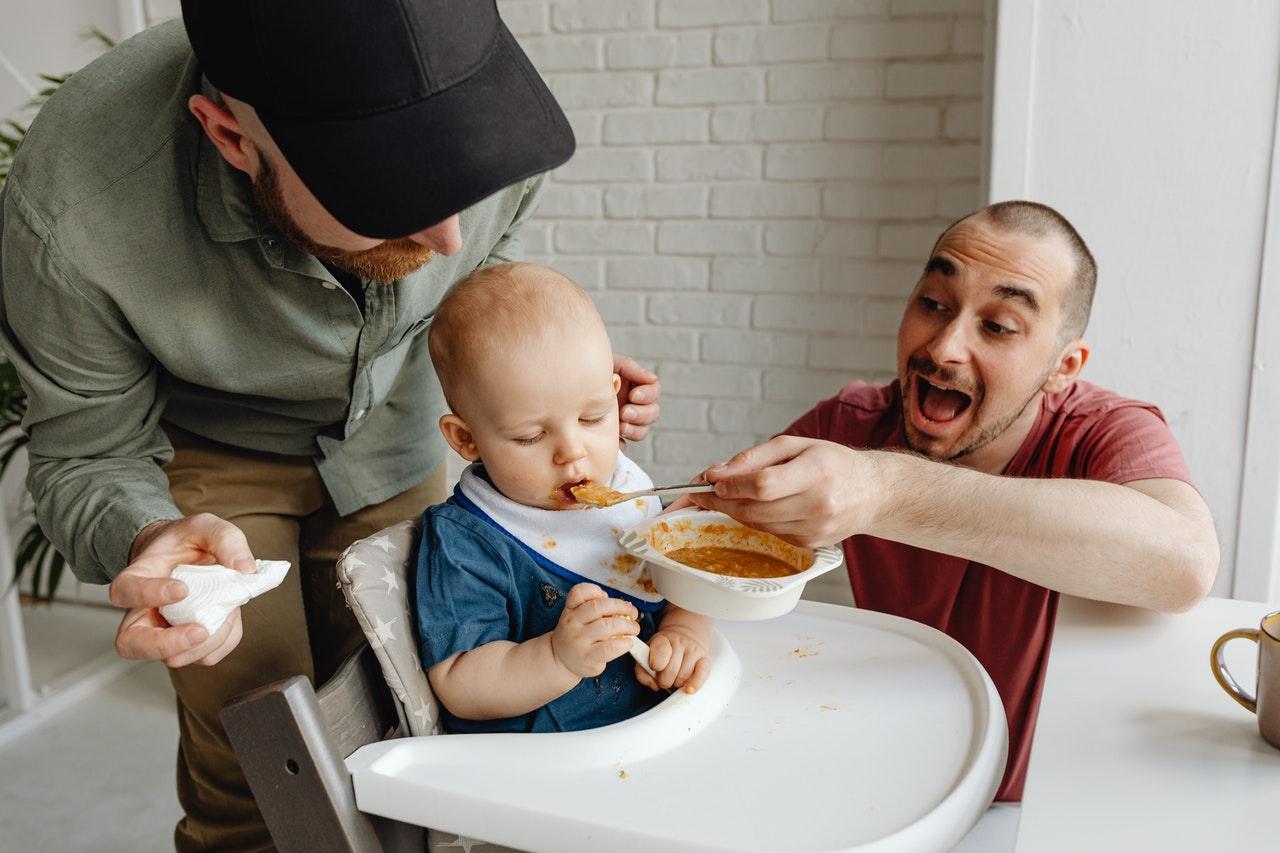 Make Feeding Time Easier with the Right Bib - Baby Moo
