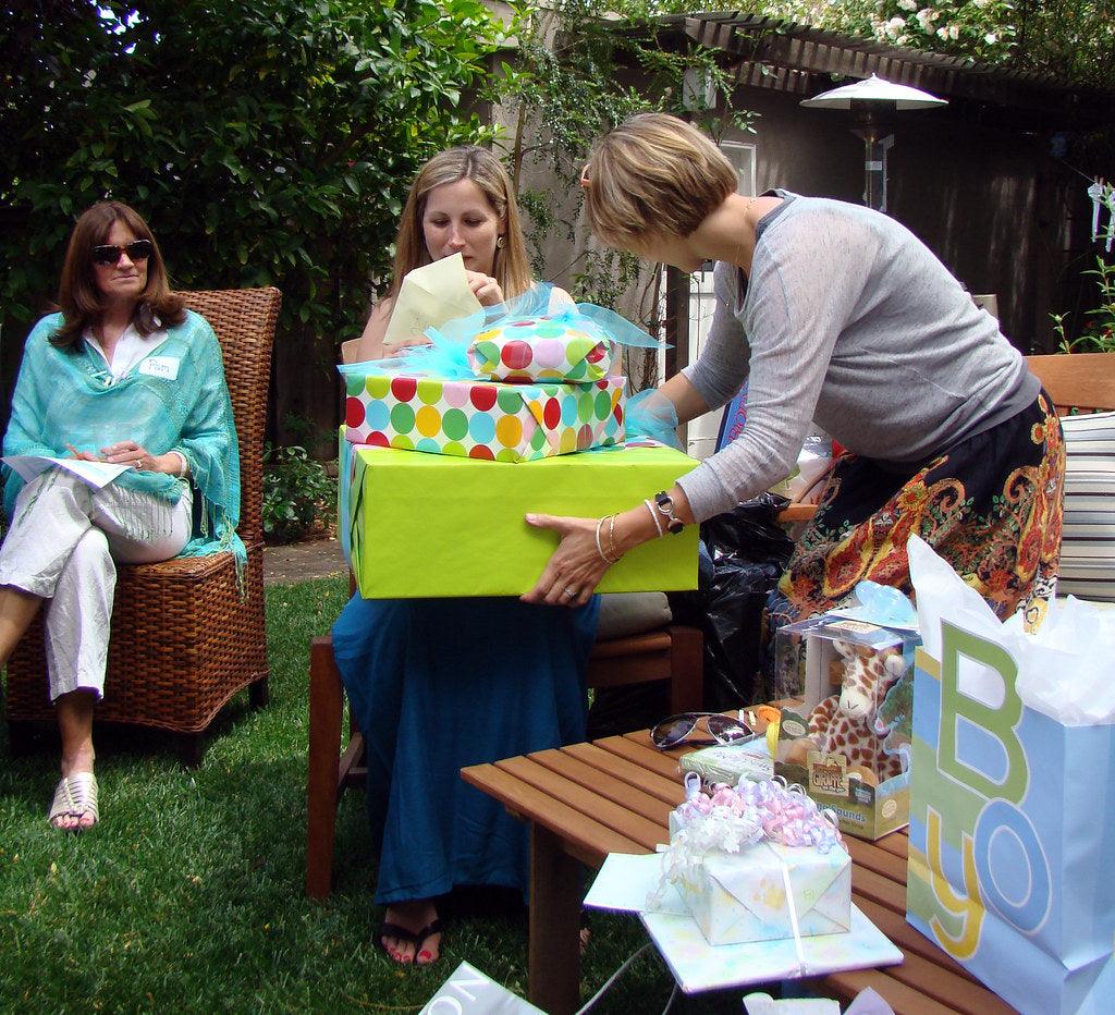 How to Buy Unique Baby Shower Gifts? - Baby Moo