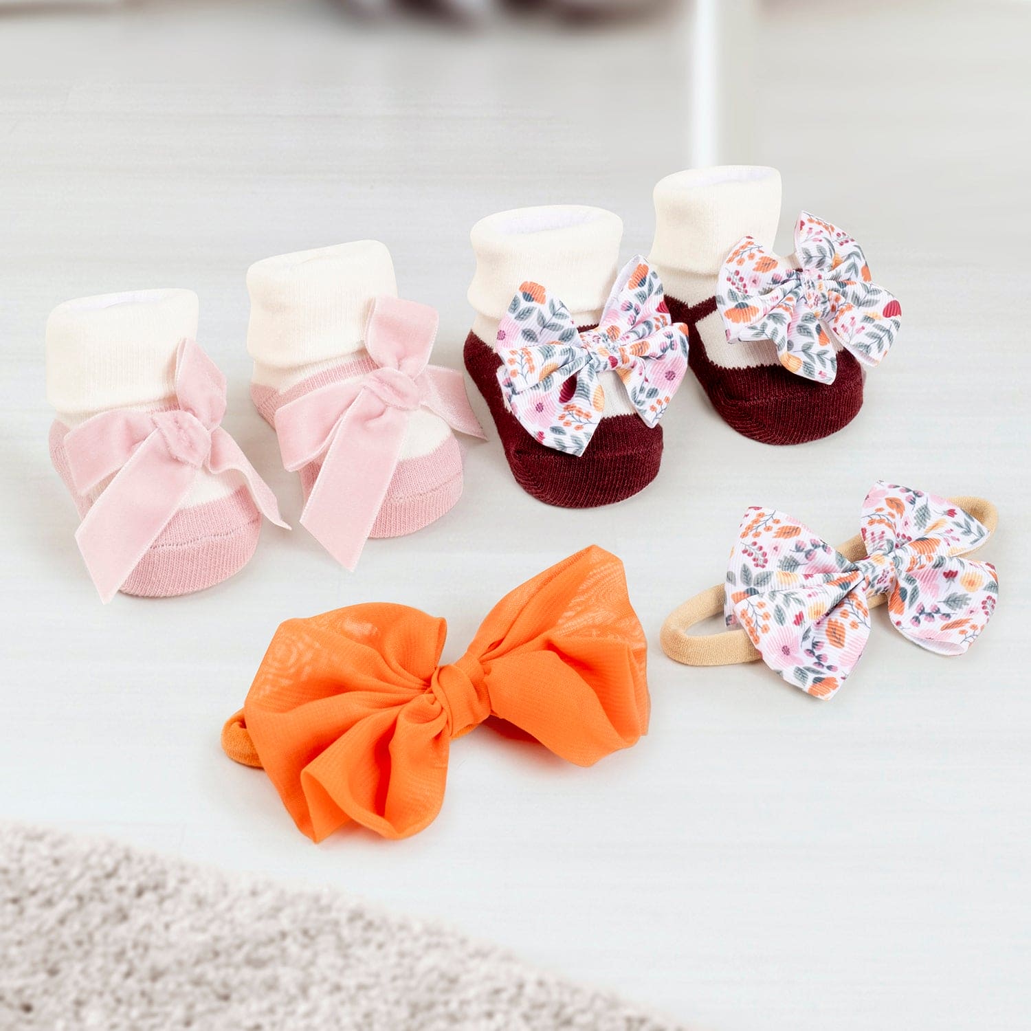 Infant girl sets fashion