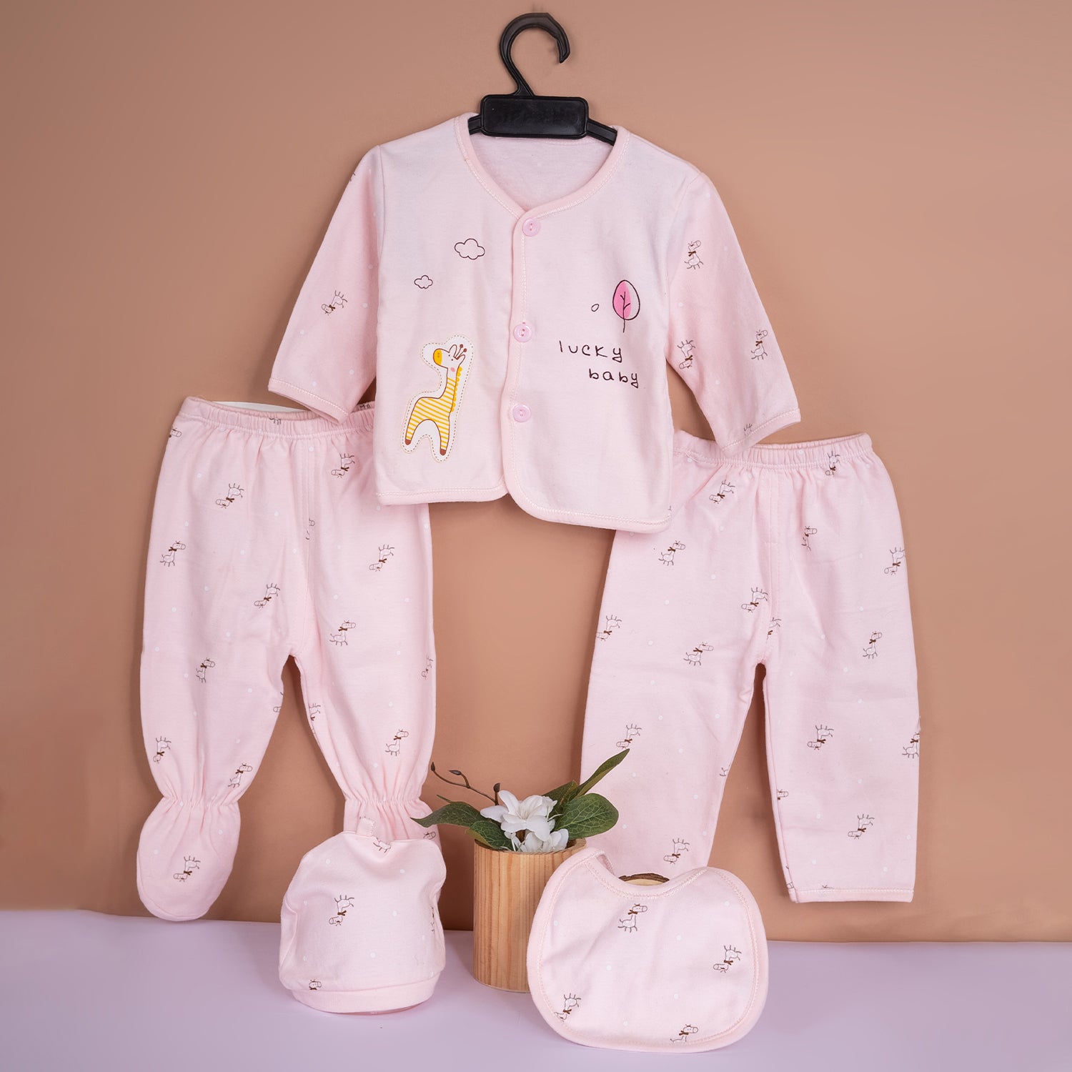 Baby Moo Giraffe Print Cap Bib Pyjamas 5 Pcs Clothing Gift Set - Pink