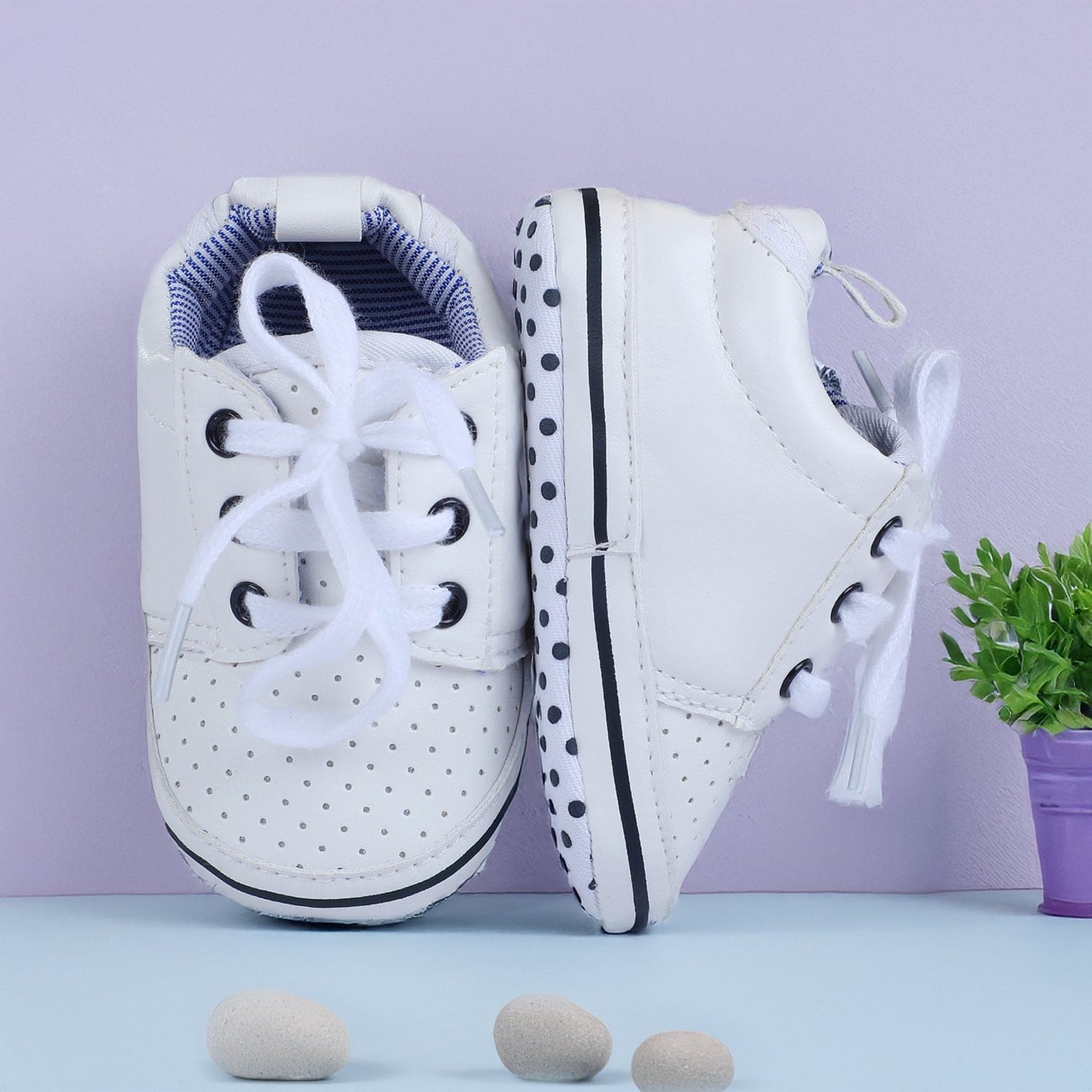 Baby Moo Classic Soft Sole Anti-Slip Booties - White