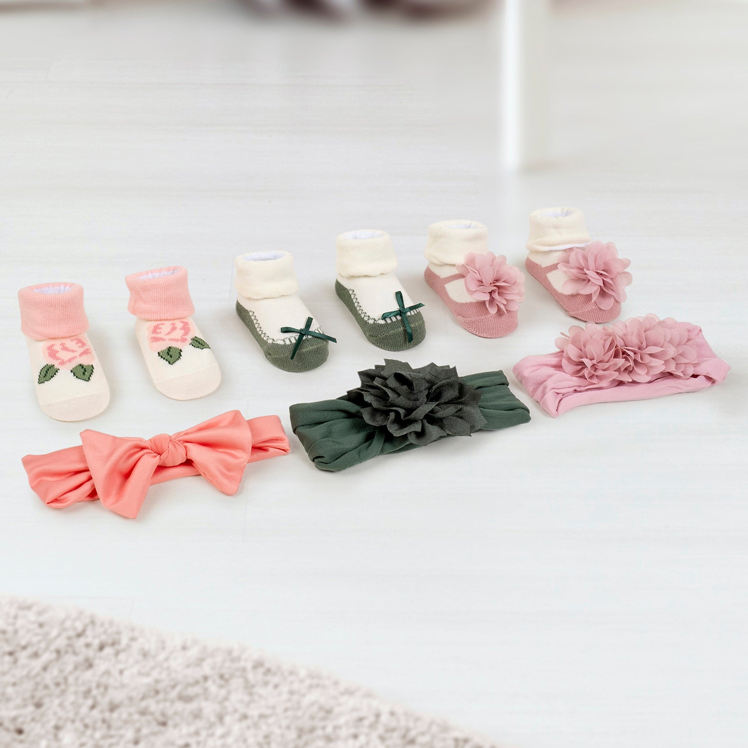 Baby Moo Bow Striped Infant 6-Piece Gift Hairband And Socks Set - Pink