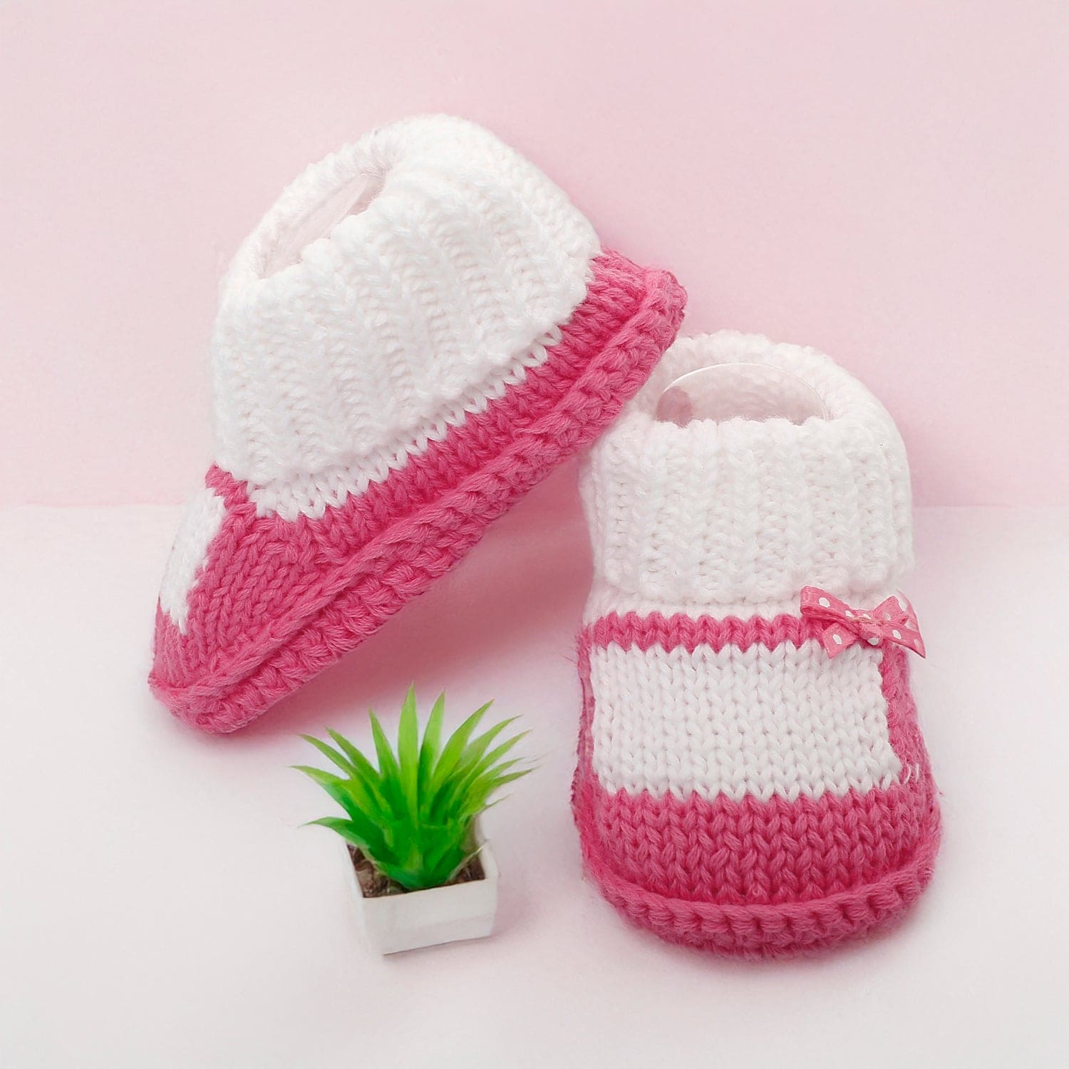 Sweet Bows White And Pink Socks Booties