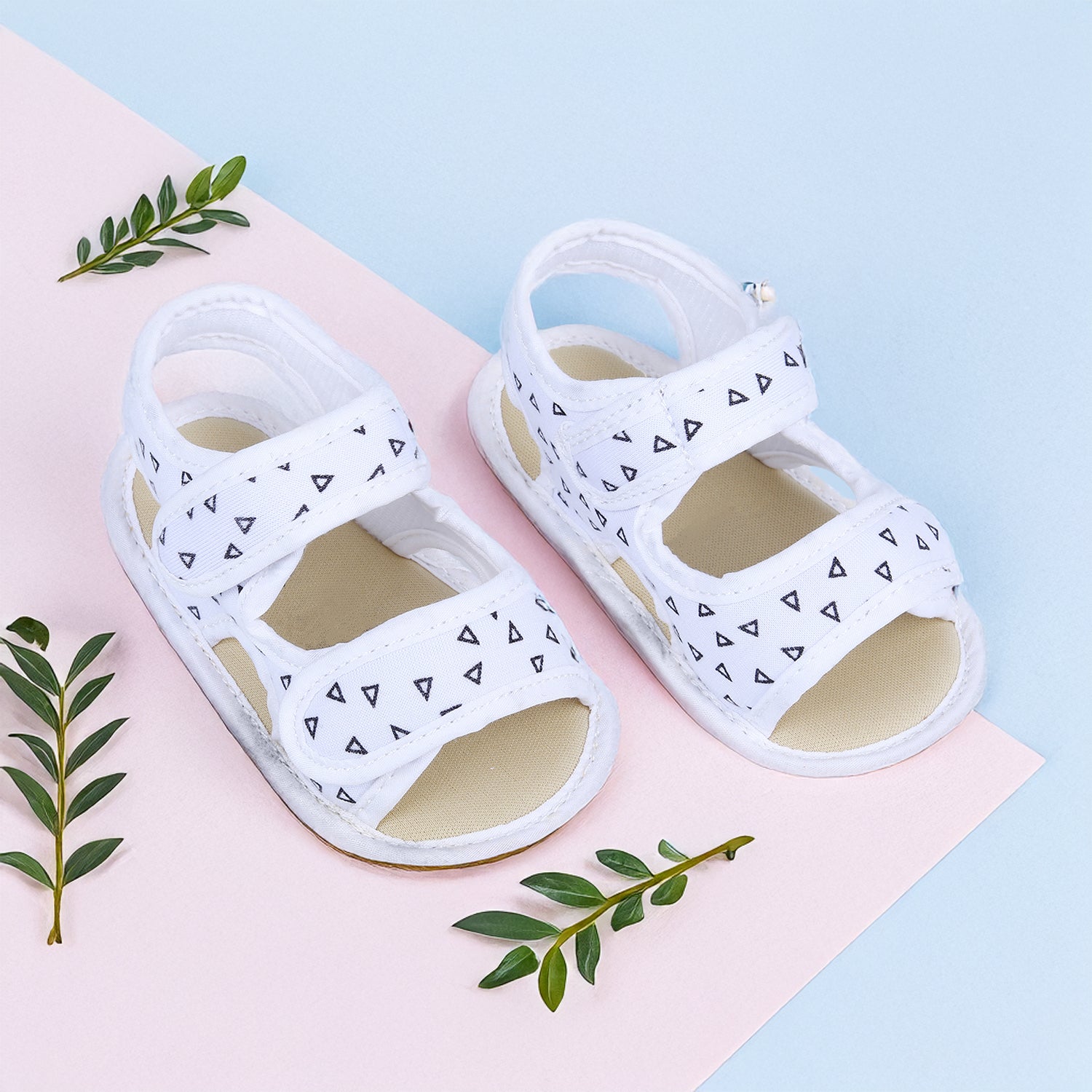 Triangle Comfortable Anti-skid Floater Sandals - White
