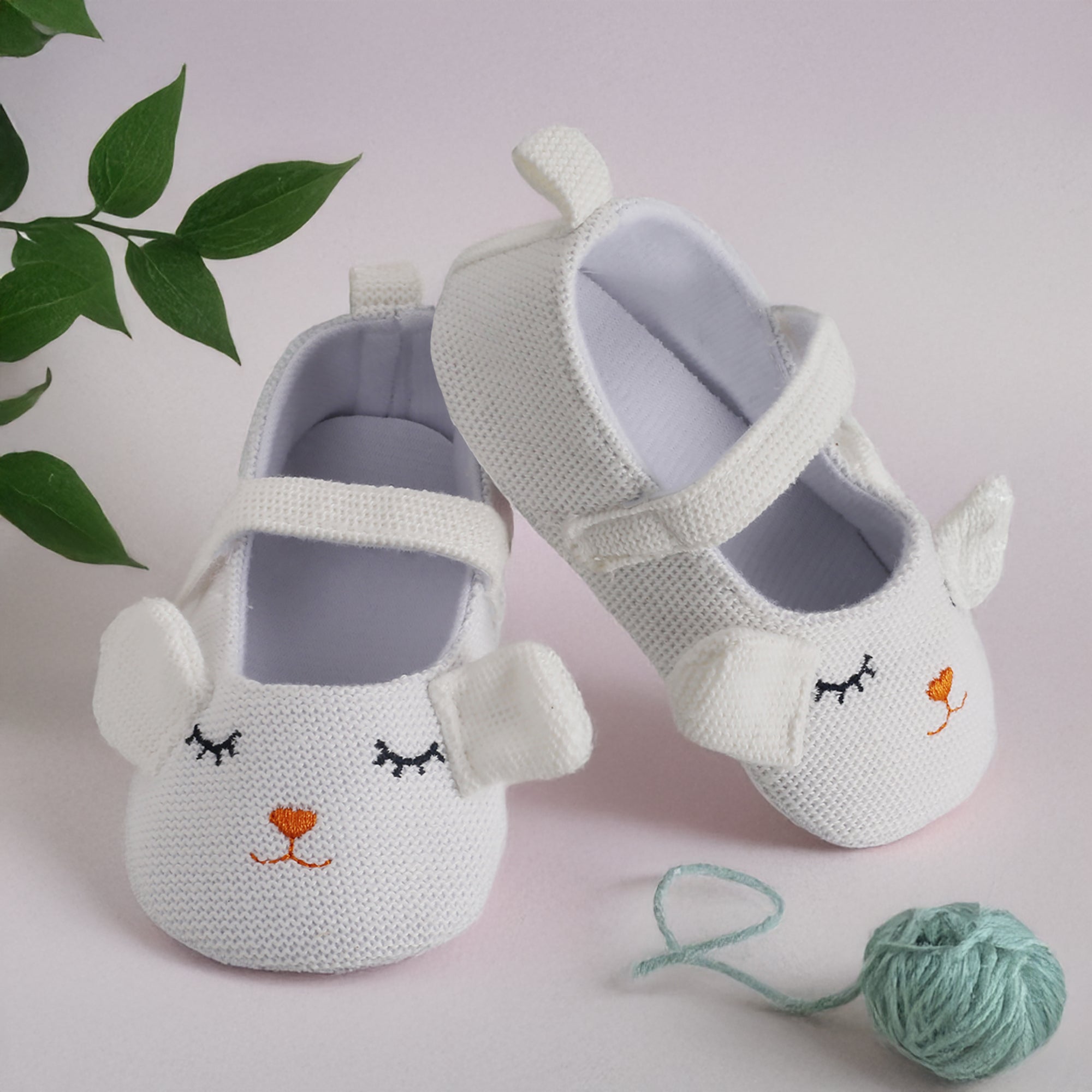 Baby Moo Sleepy Puppy White Booties