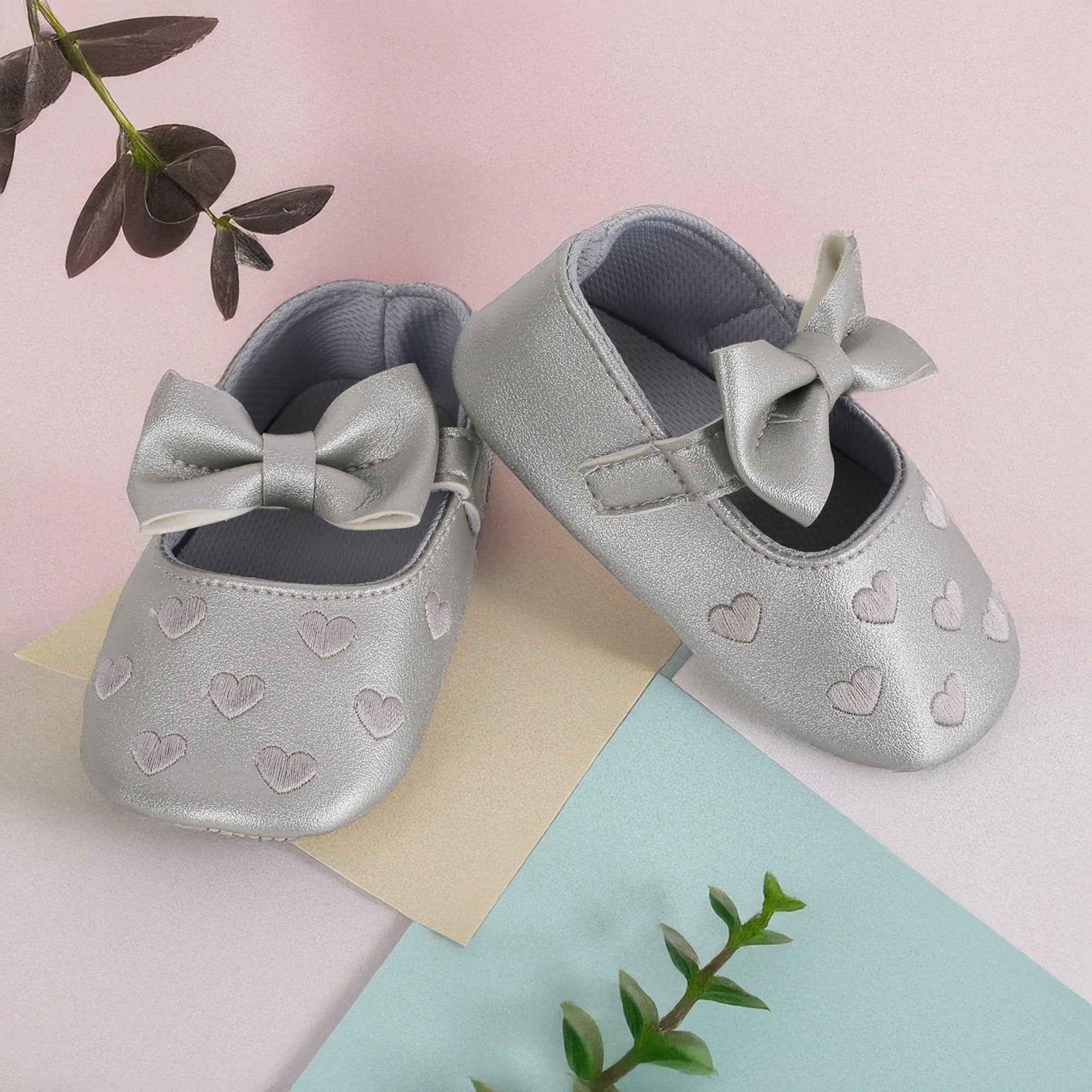Baby Moo Hearts With Bow Silver Booties
