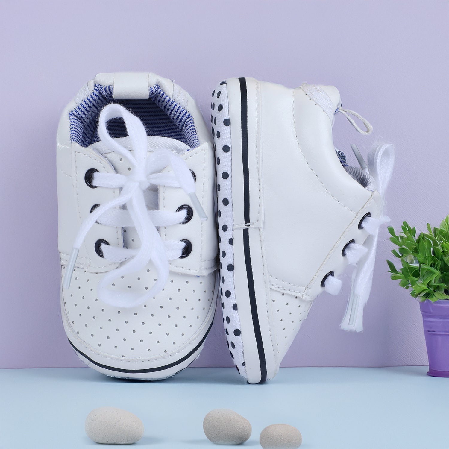 Baby Moo Classic Soft Sole Anti-Slip Booties - White