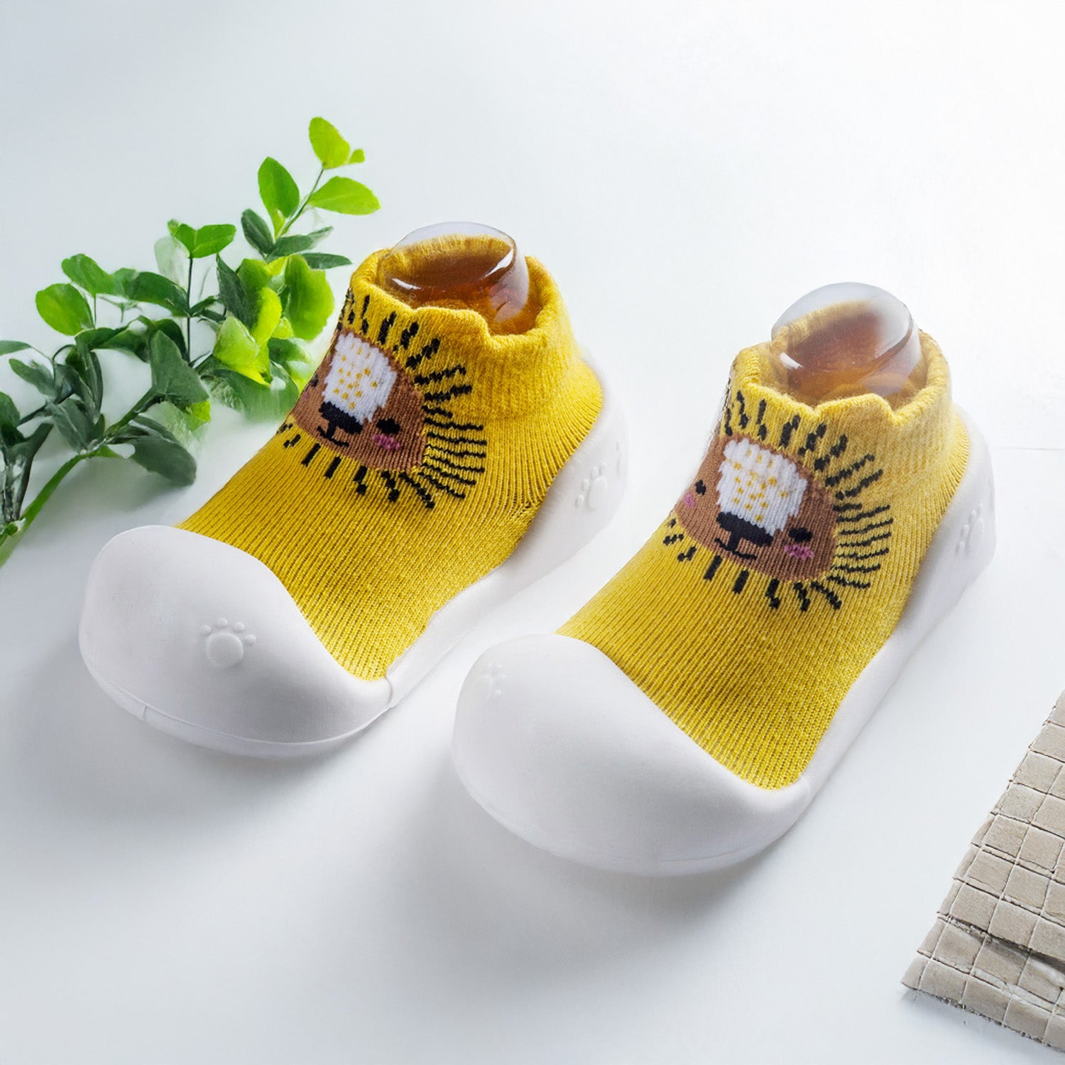 Newborn Anti-Skid Rubber Sole Slip-On Shoes Lion - Yellow