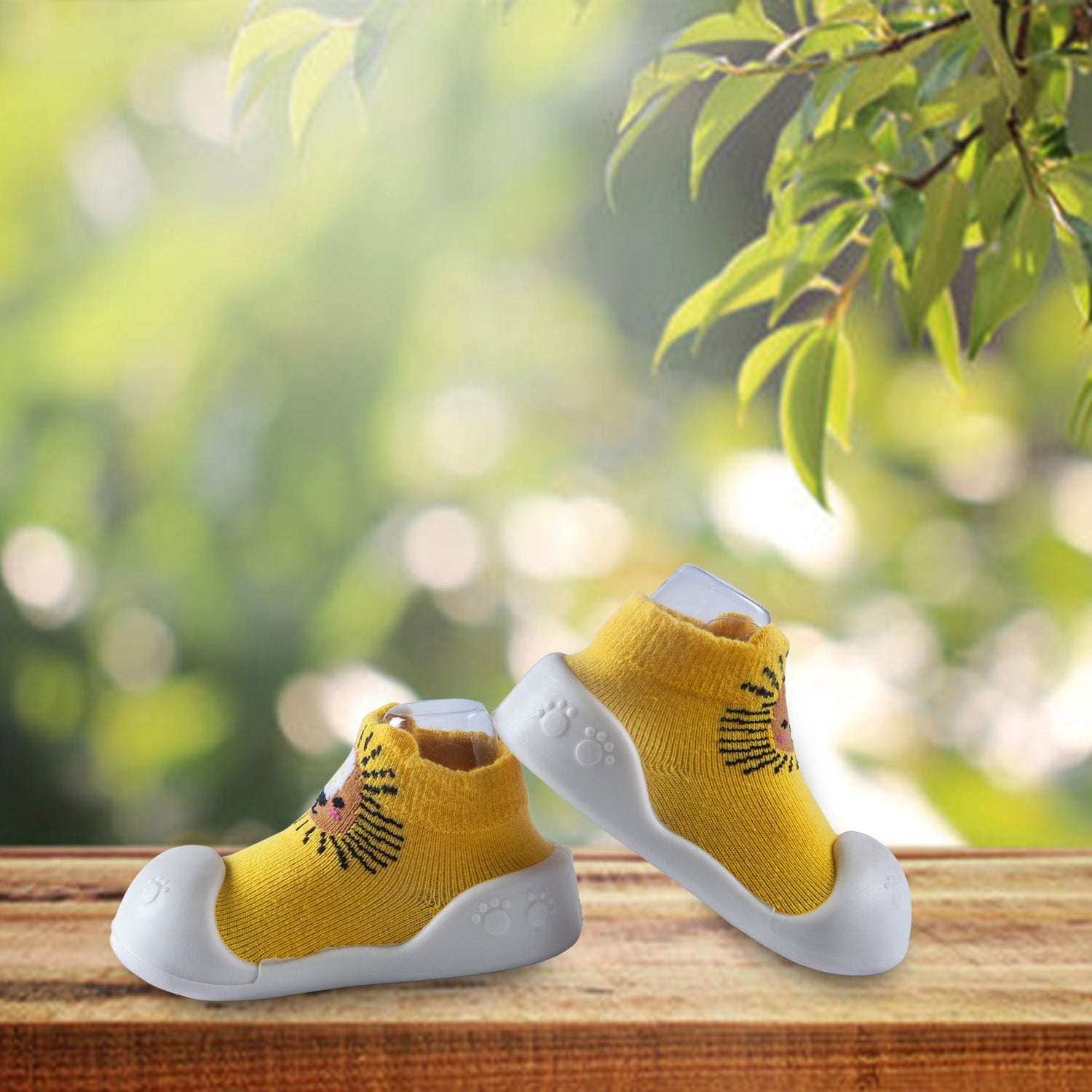 Newborn Anti-Skid Rubber Sole Slip-On Shoes Lion - Yellow