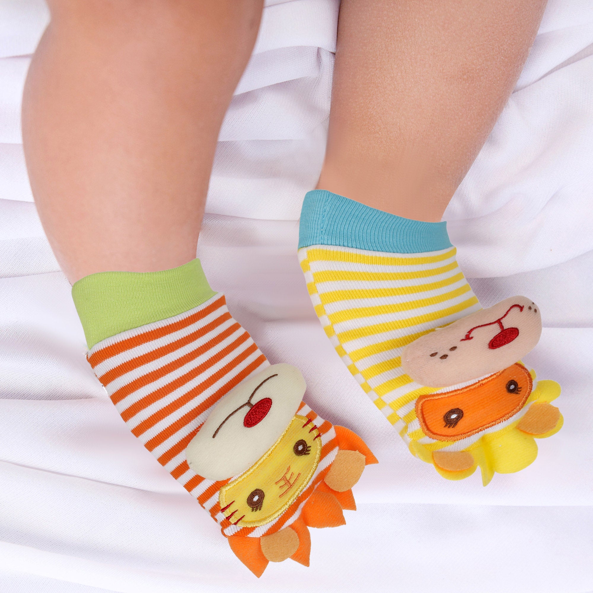 Wild Cats Multicolour Set of 4 Socks And Wrist Rattle - Baby Moo
